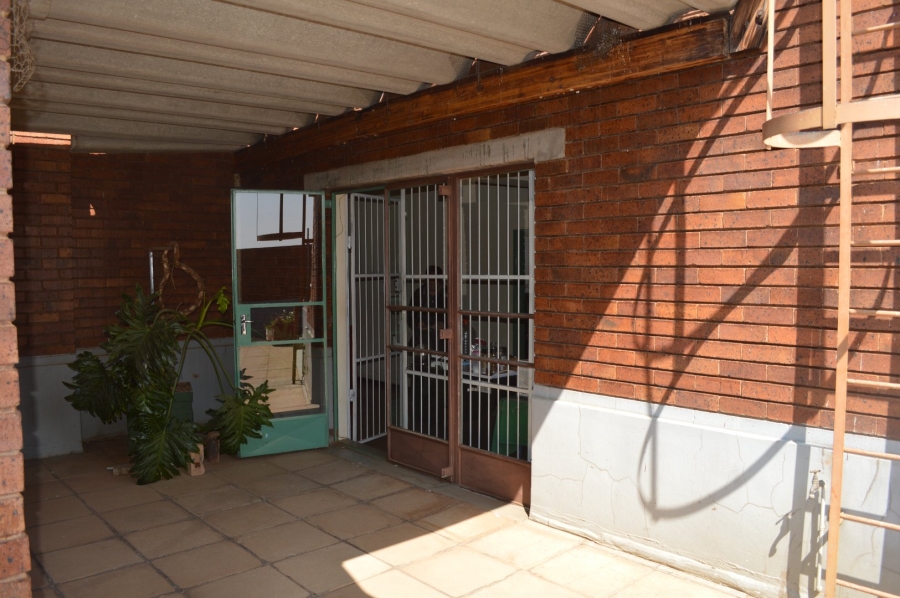 Commercial Property for Sale in Neserhof North West